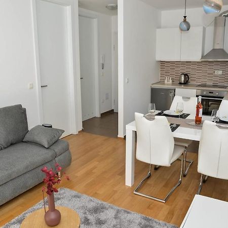 Apartment Leon Sa Privatnim Parkingom ซาดาร์ ภายนอก รูปภาพ