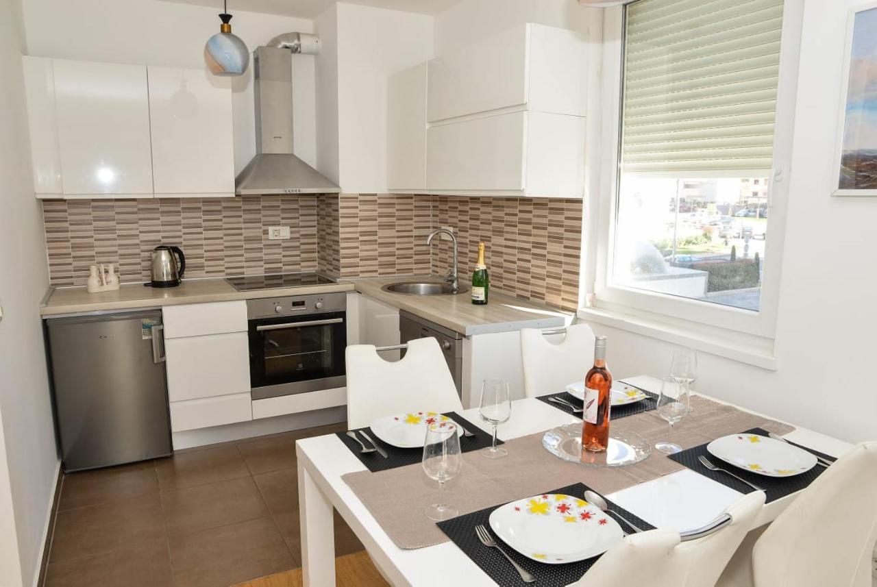 Apartment Leon Sa Privatnim Parkingom ซาดาร์ ภายนอก รูปภาพ